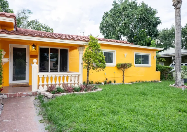 3rd image of 1331 Nw 87Th St, Miami, FL 33147 | MLS# B26039114