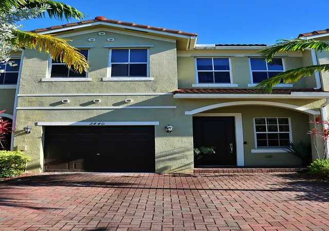 Homes for sale in Homestead, FL | 2440 Se 14th Ct, Homestead, FL 33035 | MLS# B26039138