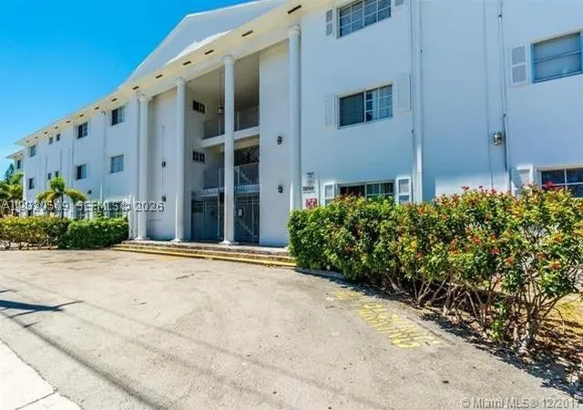 Homes for sale in North Miami, FL | 13700 6th Ave, North Miami, FL 33161 | Houzeo