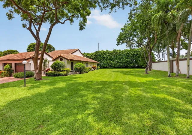 3rd image of 6082 Waldwick Cir, Delray Beach, FL 33484 | MLS# B26039157