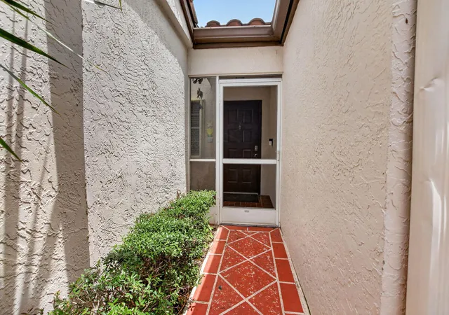 5th image of 6082 Waldwick Cir, Delray Beach, FL 33484 | MLS# B26039157