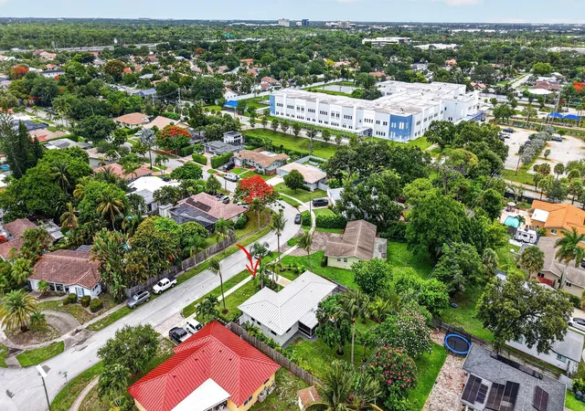 Homes for sale in Boca Raton, FL | 450 Sw 12Th Ter, Boca Raton, FL 33486 | MLS# B26039210