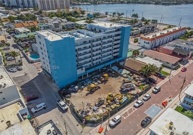 3rd image of 300 Van Buren St, Hollywood, FL 33019 | MLS# A12034385