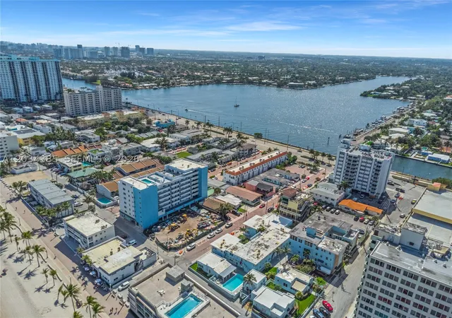 4th image of 300 Van Buren St, Hollywood, FL 33019 | MLS# A12034385