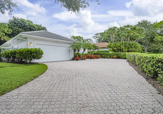 Homes for sale in Stuart, FL | 3390 Se Putnam Ct, Stuart, FL 34997 | MLS# B26039297