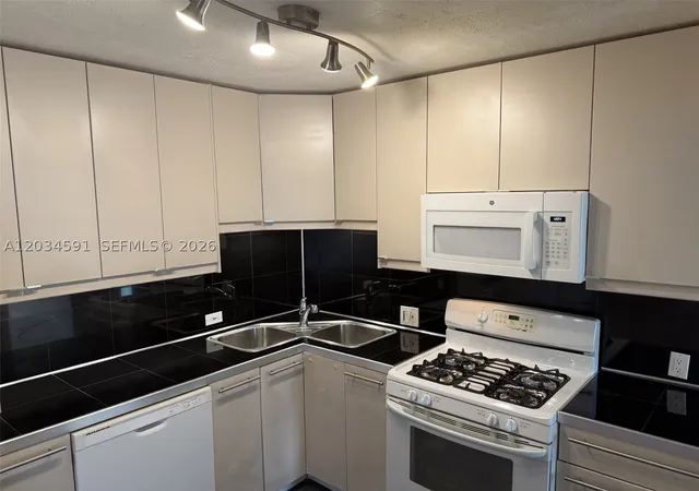 5th image of 13120 Sw 92Nd Ave #B-404, Miami, FL 33176 | MLS# A12034591