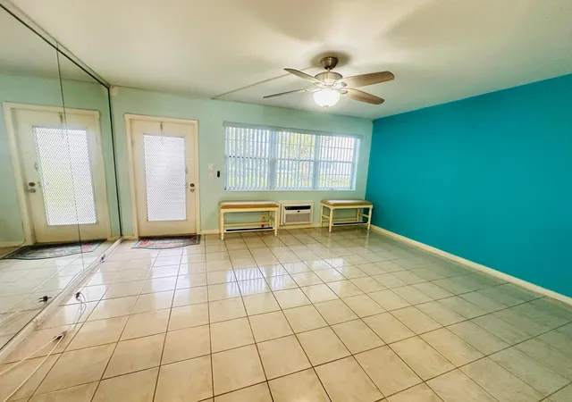 Homes for sale in Deerfield Beach, FL | 86 Markham E, Deerfield Beach, FL 33442 | MLS# B26039350