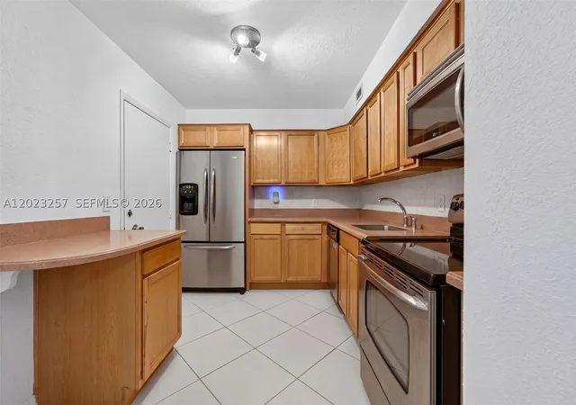 4th image of 6770 Indian Creek Dr #5D, Miami Beach, FL 33141 | MLS# A12023257