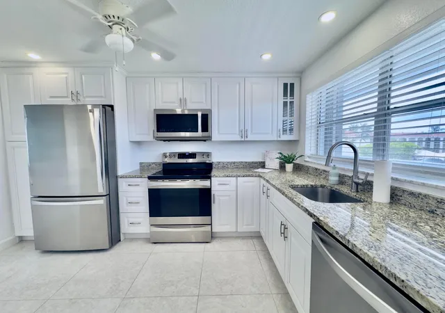 2nd image of 2016 S Federal Hwy #404, Boynton Beach, FL 33435 | MLS# B26039416