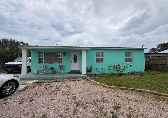 2nd image of 320 W 29th St, Riviera Beach, FL 33404 | MLS# B26039425