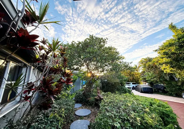Photo 3 of Single family home for sale at 2630 Monroe St, Hollywood, FL 33020 | MLS# A12034899 | Listing updated on 2026-10-01