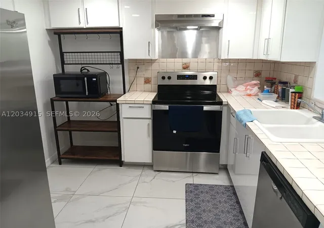 Homes for sale in North Miami Beach, FL | 3551 Ne 169th St #110-A, North Miami Beach, FL 33160 | MLS# A12034915