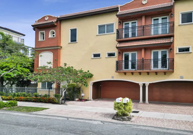 4th image of 804 Ne 7Th St, Fort Lauderdale, FL 33304 | MLS# B26039542
