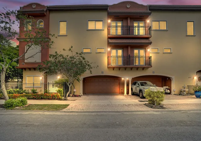 5th image of 804 Ne 7Th St, Fort Lauderdale, FL 33304 | MLS# B26039542