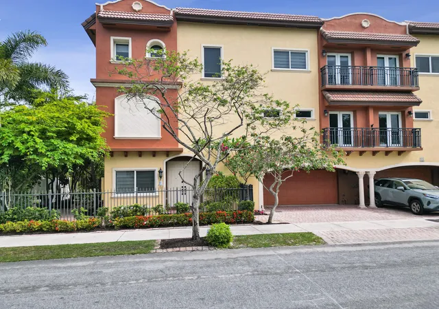 82nd image of 804 Ne 7th St, Fort Lauderdale, FL 33304 | MLS# B26039542