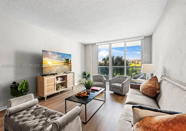 2nd image of 19380 Collins Ave #317, Sunny Isles Beach, FL 33160 | MLS# A12035078
