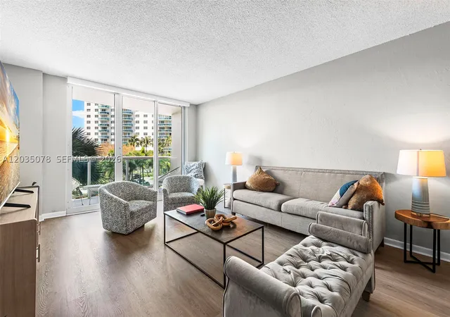 4th image of 19380 Collins Ave #317, Sunny Isles Beach, FL 33160 | MLS# A12035078