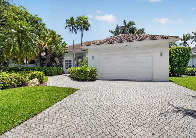 3rd image of 5768 Harrington Wy, Boca Raton, FL 33496 | MLS# B26039573