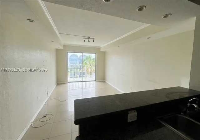 4th image of 486 Nw 165Th St Rd #B-606, Miami, FL 33169 | MLS# A12035120