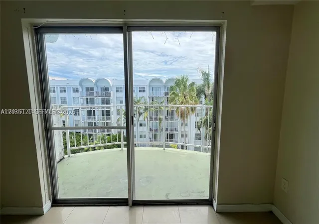 5th image of 486 Nw 165Th St Rd #B-606, Miami, FL 33169 | MLS# A12035120