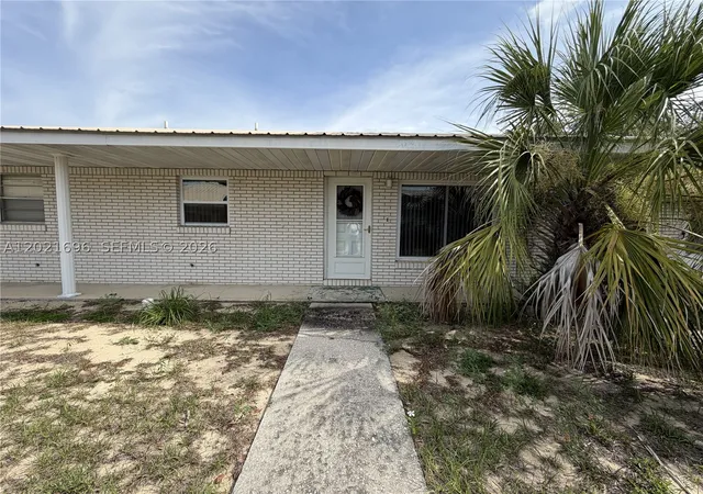 Homes for sale in Avon Park, FL | 204 S Anoka Avenue, Avon Park, FL 33825 | MLS# A12021696