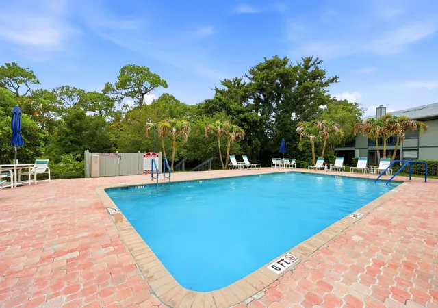 Homes for sale in Hobe Sound, FL | 8227 Se Croft Circle, Hobe Sound, FL 33455 | Houzeo