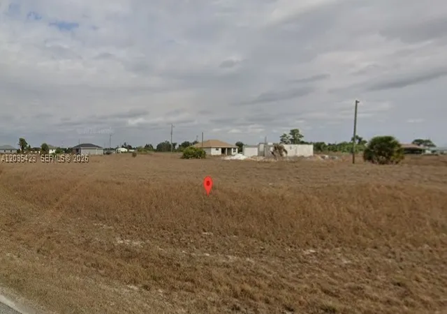 2nd image of 7020 Lotus Cir, La Belle, FL 33935 | MLS# A12035423