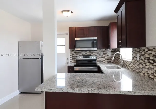 3rd image of 1861 Nw 59Th Way, Sunrise, FL 33313 | MLS# A12031180