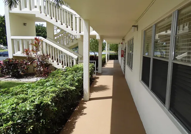 Homes for sale in Deerfield Beach, FL | 1037 Cambridge B, Deerfield Beach, FL 33442 | MLS# B26039880
