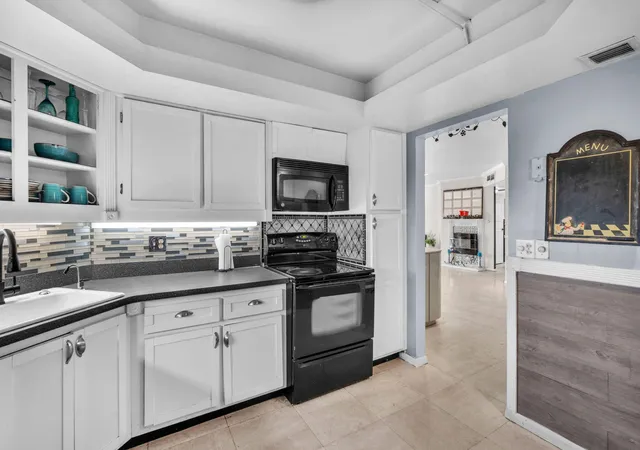 5th image of 6361 N Fls Cir Dr, Lauderhill, FL 33319