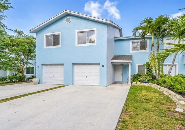 Homes for sale in Royal Palm Beach, FL | 72 Fairway Ln, Royal Palm Beach, FL 33411 | MLS# B26039942