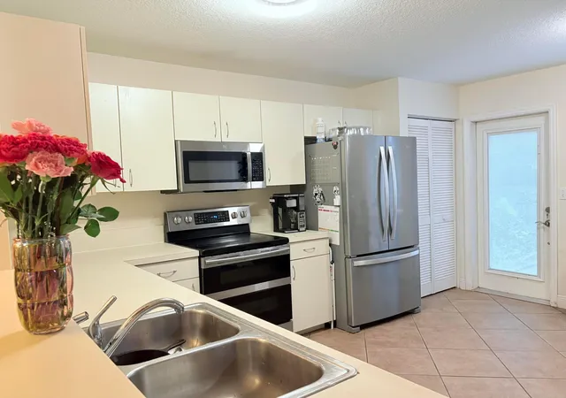 Homes for sale in Royal Palm Beach, FL | 72 Fairway Ln, Royal Palm Beach, FL 33411 | MLS# B26039942