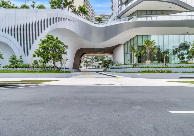 Photo 1 of Condo for sale at 175 Se 25 Rd #1103, Miami, FL 33129 | MLS# A12029142 | Listing updated on 2026-08-24