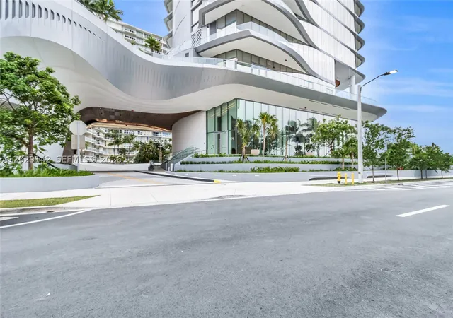 Photo 2 of Condo for sale at 175 Se 25 Rd #1103, Miami, FL 33129 | MLS# A12029142 | Listing updated on 2026-08-24