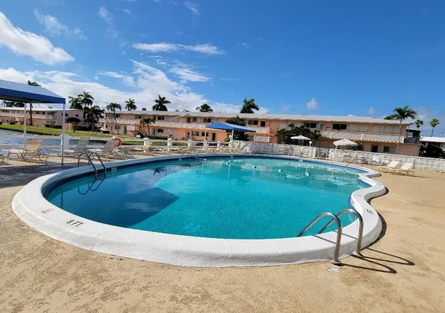 2nd image of 1015 Sw 11Th Ave, Hallandale Beach, FL 33009