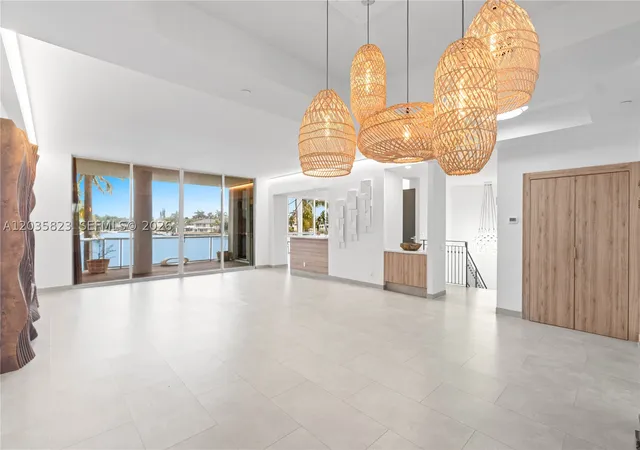 Photo 4 of Condo for sale at 3801 Ne 207Th St #TH6, Aventura, FL 33180 | MLS# A12035823 | Listing updated on 2026-08-10