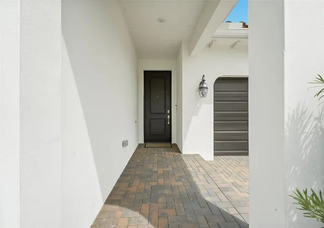 4th image of 1878 Wandering Willow Wy, Loxahatchee, FL 33470 | MLS# B26040145