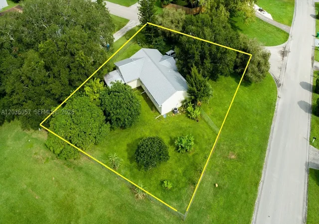 24th image of 4001 Bishop Circle, La Belle, FL 33935 | MLS# A12036057