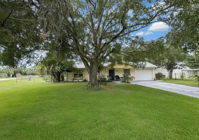 2nd image of 4001 Bishop Circle, La Belle, FL 33935 | MLS# A12036057