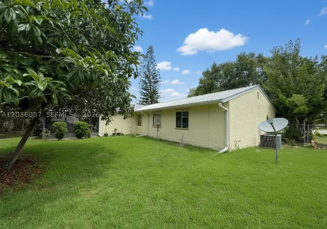4th image of 4001 Bishop Circle, La Belle, FL 33935 | MLS# A12036057
