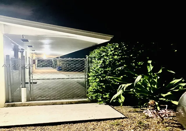 48th image of 1008 N 18 Avenue, Lake Worth, FL 33460 | MLS# A12032556