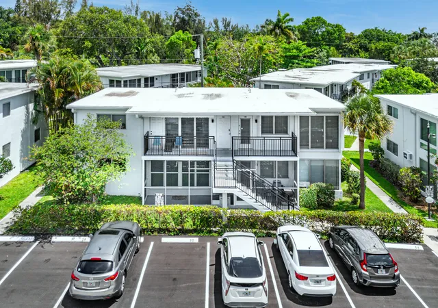 Homes for sale in Fort Lauderdale, FL | 1045 Se 15th St #13d, Fort Lauderdale, FL 33316 | MLS# B26040317