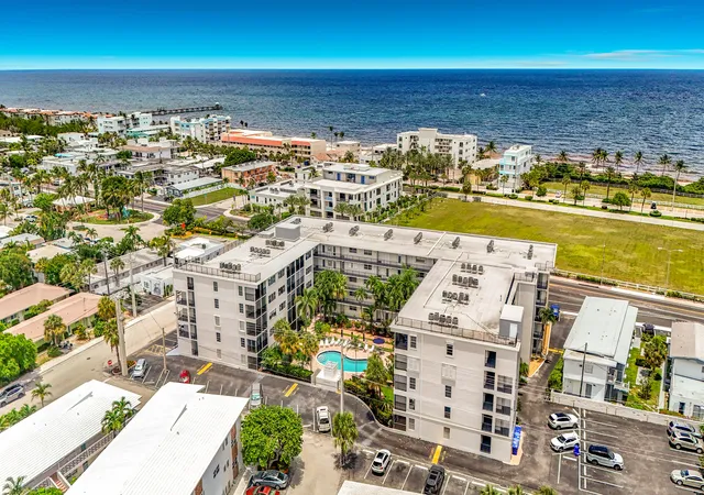 Homes for sale in Lauderdale By The Sea, FL | 4117 Bougainvilla Dr #207, Lauderdale By The Sea, FL 33308 | MLS# B26040380