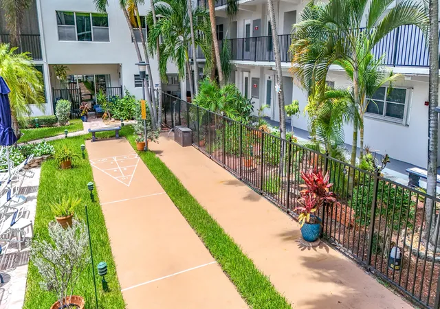 Homes for sale in Lauderdale By The Sea, FL | 4117 Bougainvilla Drive, Lauderdale By The Sea, FL 33308 | Houzeo