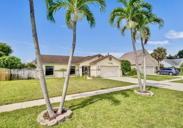 5th image of 54 Cedar Cir, Boynton Beach, FL 33436 | MLS# B26040392