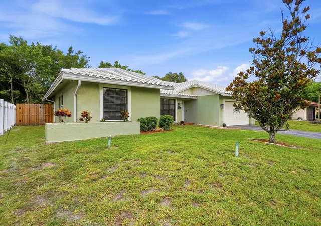 Homes for sale in Coral Springs, FL | 2145 Nw 85th Ln, Coral Springs, FL 33071 | MLS# B26040393