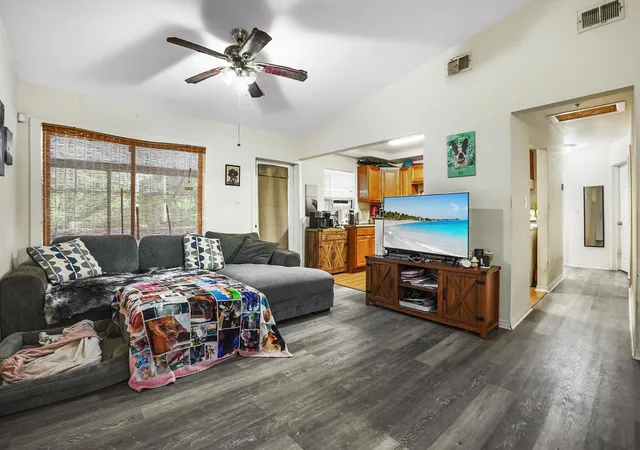 3rd image of 203 E Easy St, Fort Pierce, FL 34982 | MLS# B26040404