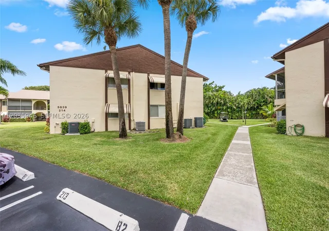 2nd image of 5839 La Pinata Blvd, Green Acres, FL 33463
