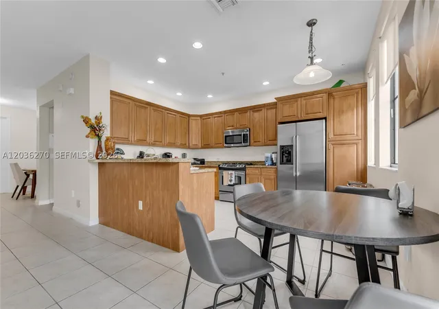 5th image of 2925 Nw 126Th Ave #306-1, Sunrise, FL 33323 | MLS# A12036270