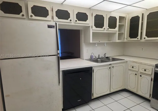 2nd image of 1304 Ne 191st St #A-128, Miami, FL 33179 | MLS# A12036440